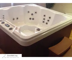 For Sale 51 Jet Hot Tub||6Person Spa||full MFG Warranty